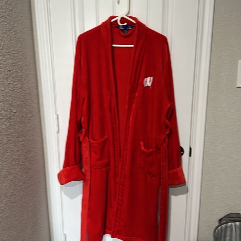 Wisconsin Badgers robe - Picture 5 of 5